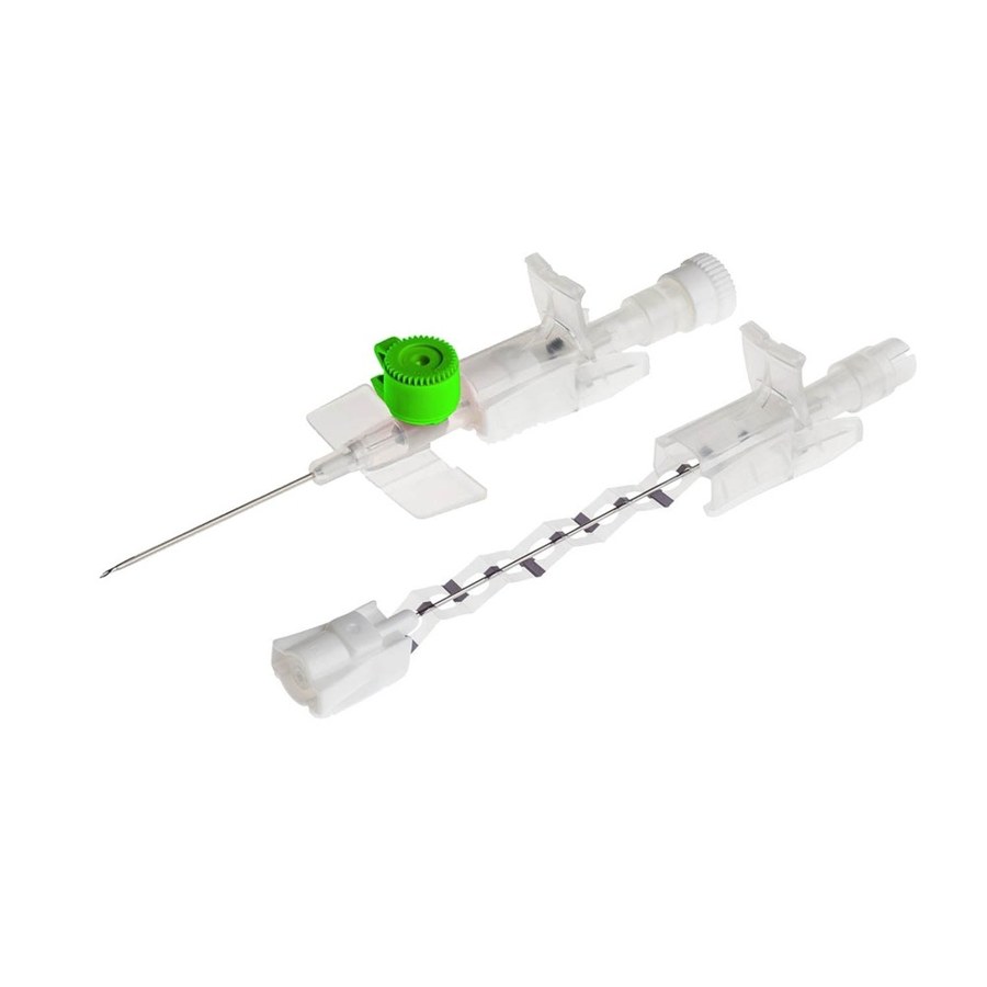 Representative photograph of IV cannulas, 18G x 32 mm